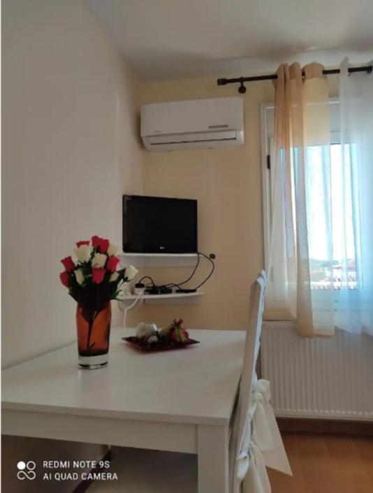 Bozikis House! A Cosy Apartment In The City Centre Skiathos Town Bagian luar foto