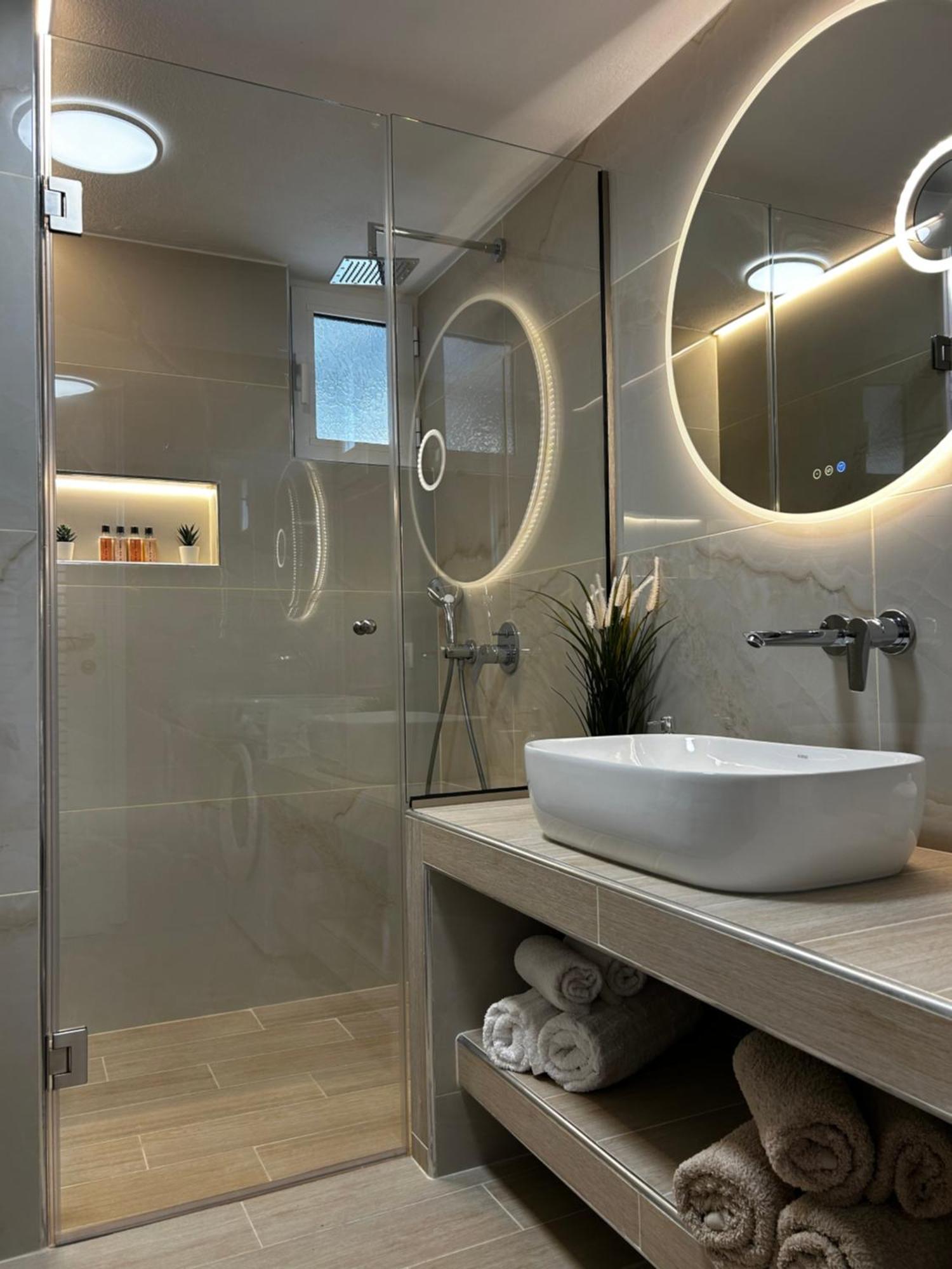 Bozikis House! A Cosy Apartment In The City Centre Skiathos Town Bagian luar foto